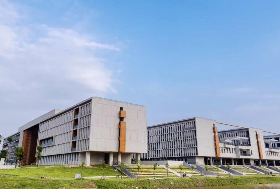 广东石油化工学院